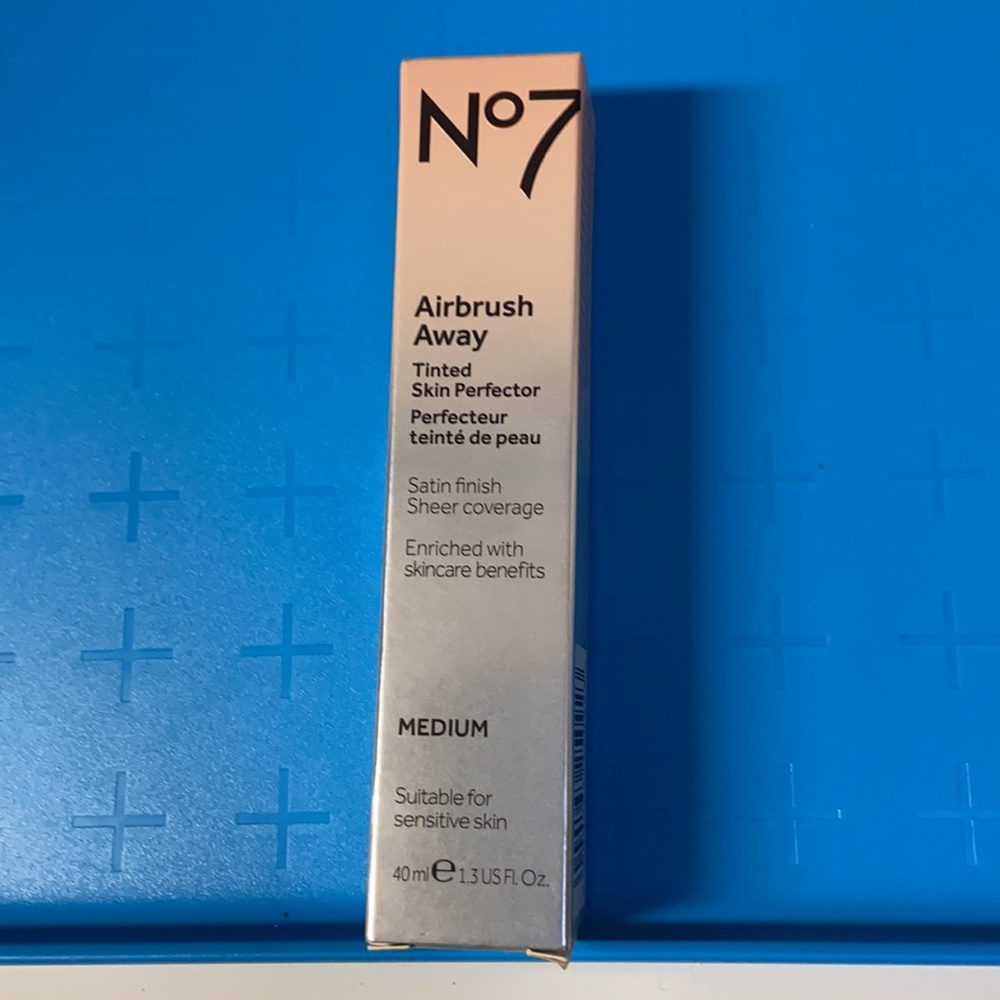 No 7 Airbrush Away Tinted Skin Perfector  Size: 40ml